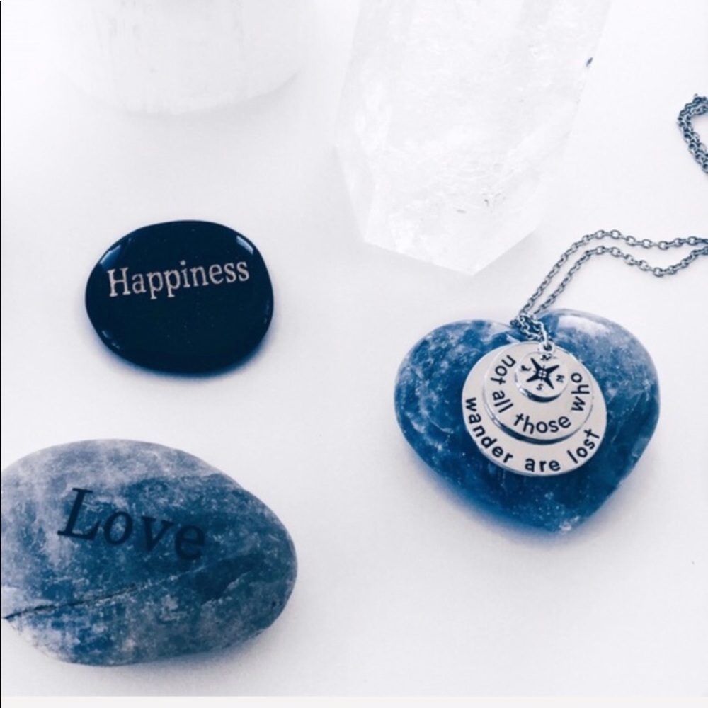 💚⚪️NOT ALL THOSE WHO WANDER ARE LOST